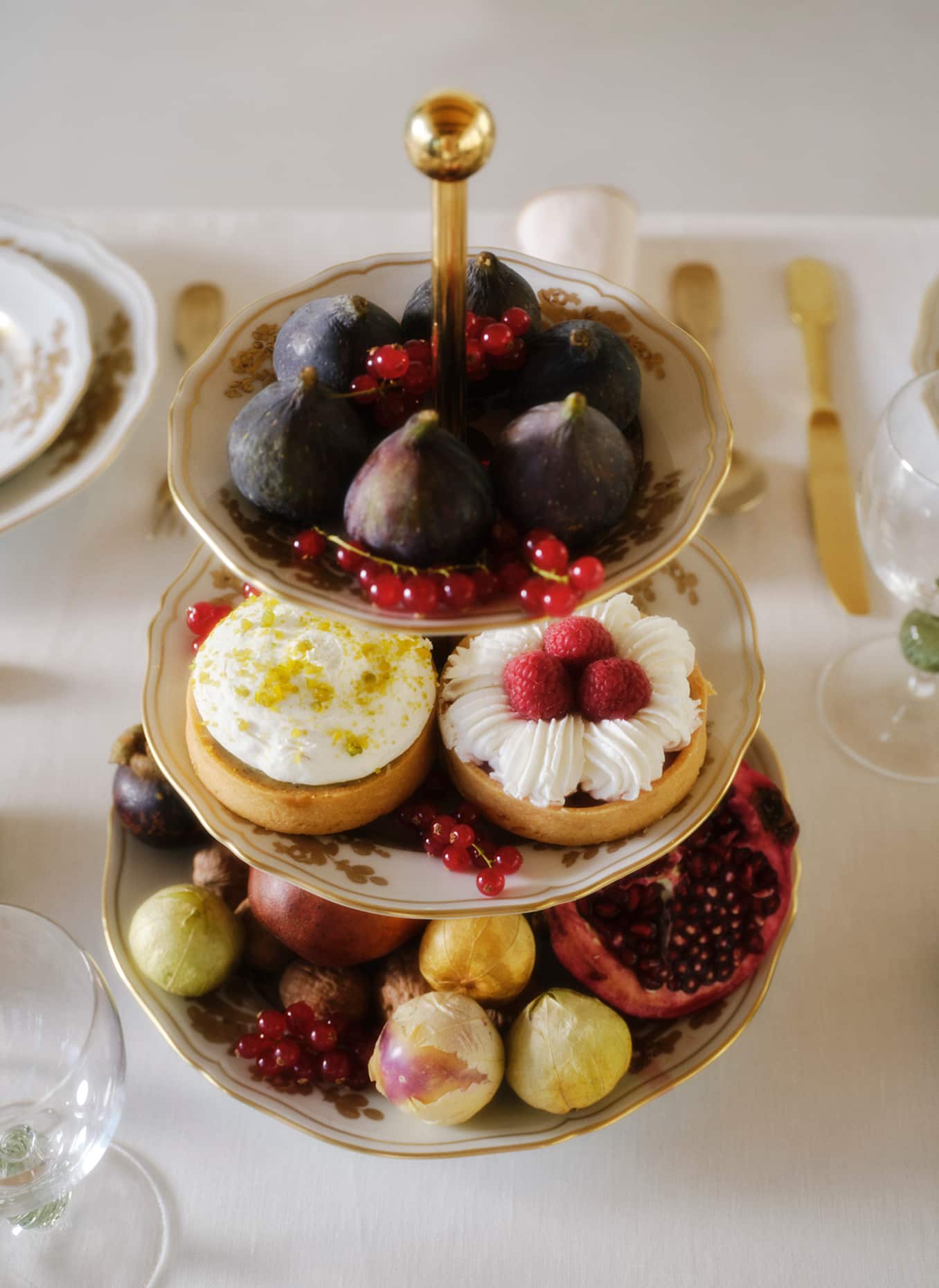 Uncover the fundamentals of holiday hosting