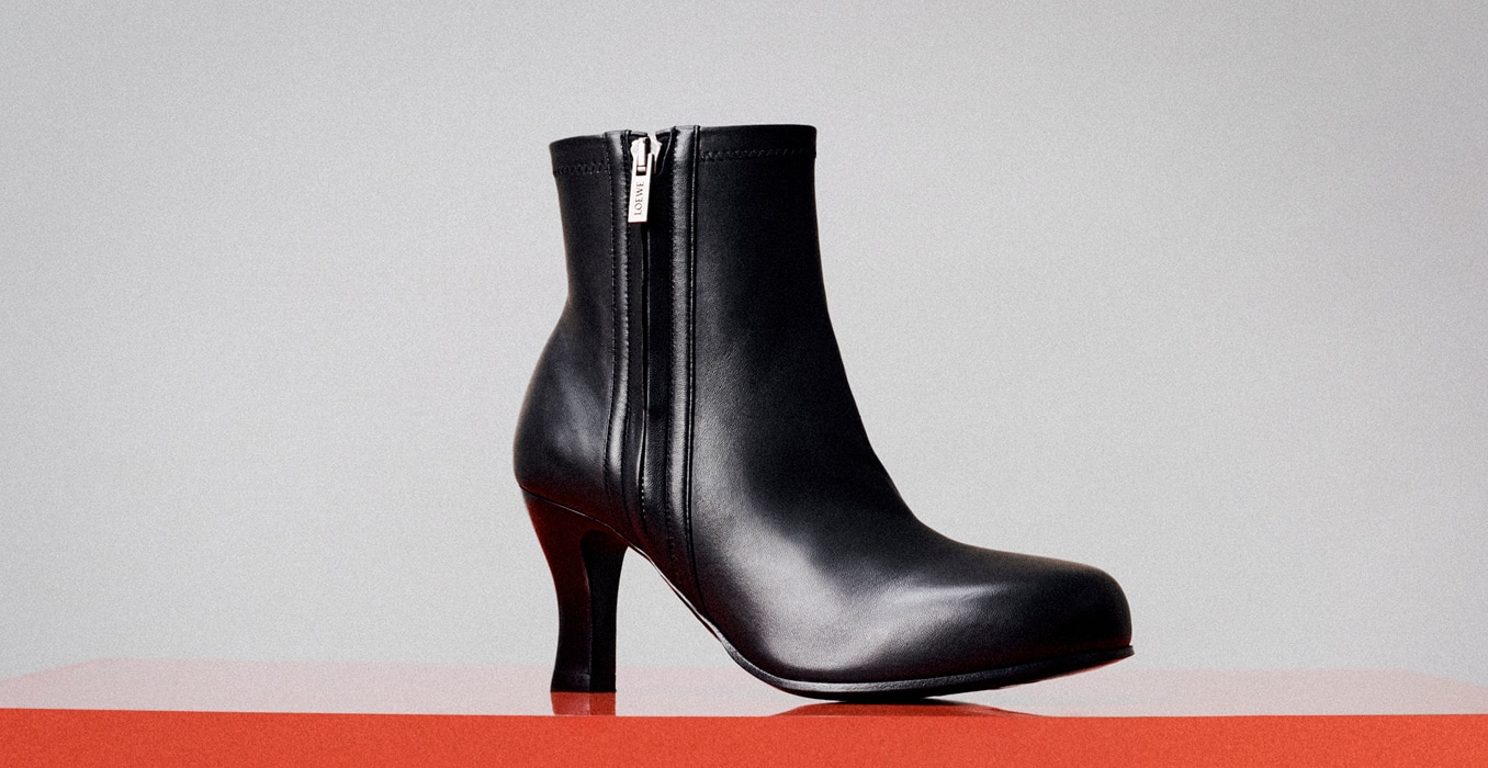 Power your day with elegant ankle boots 