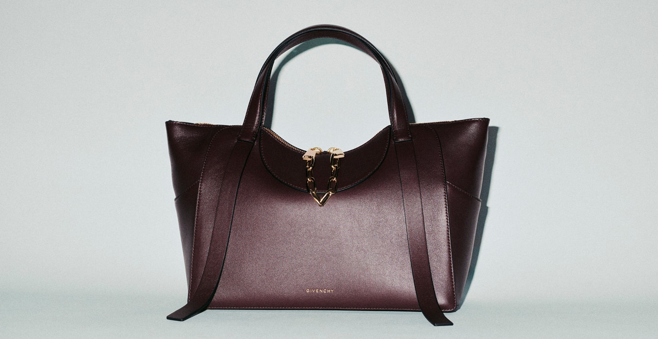 With Givenchy's Snatch tote bag