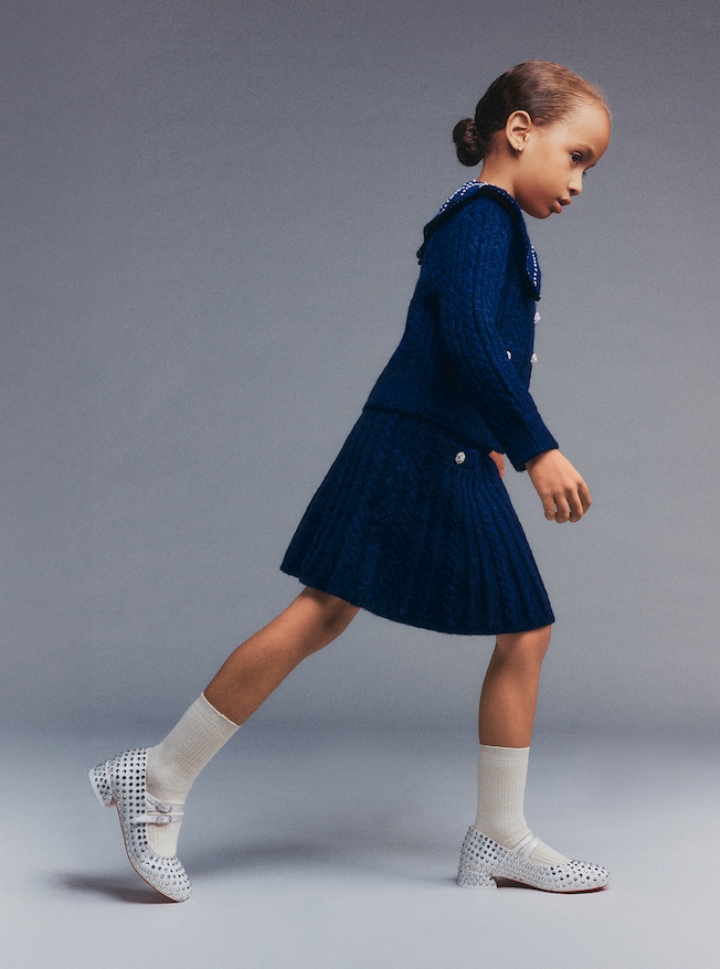 节日服饰与鞋履