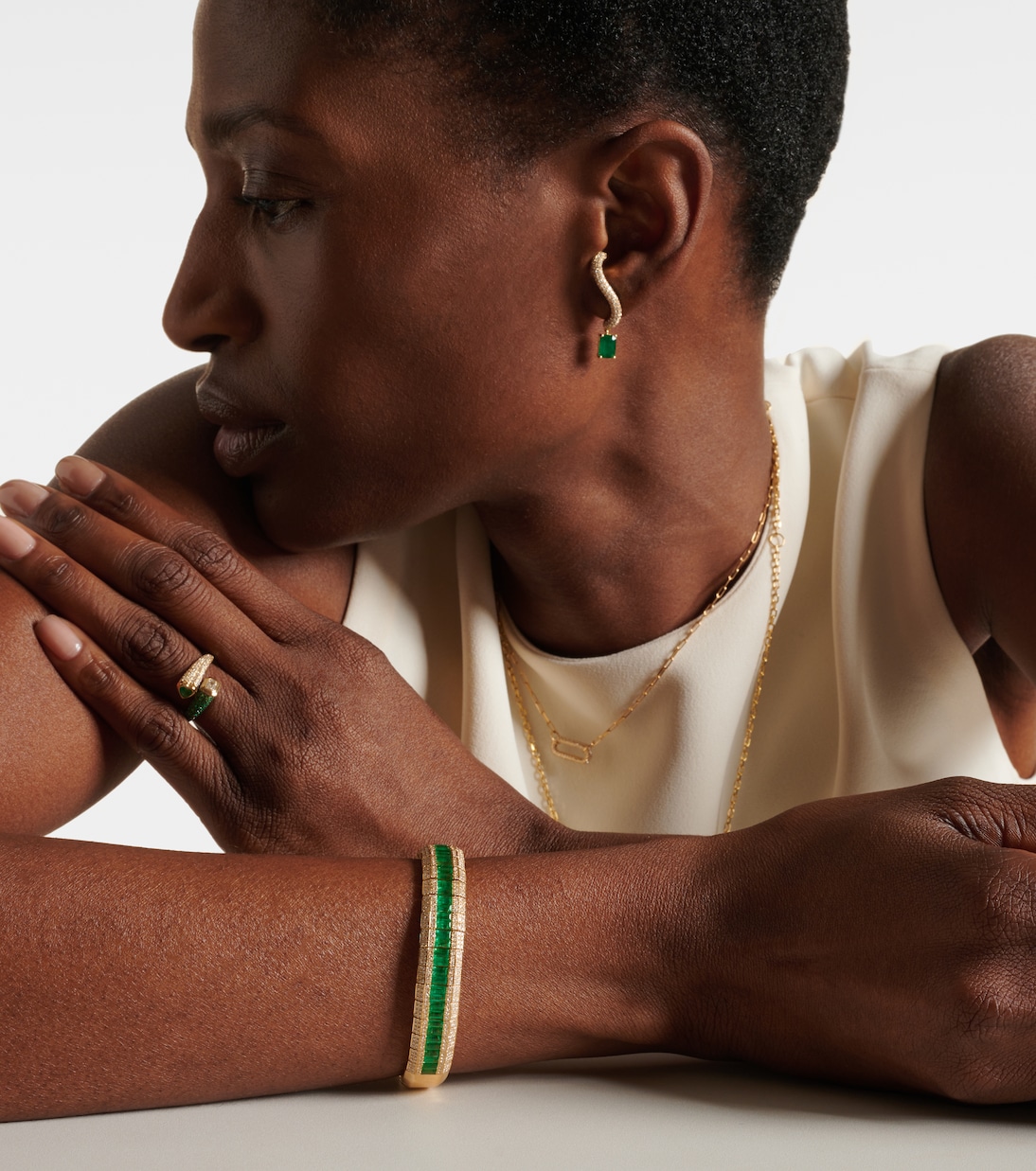 Scales 18kt gold bracelet with diamonds and emeralds | Shay Jewelry