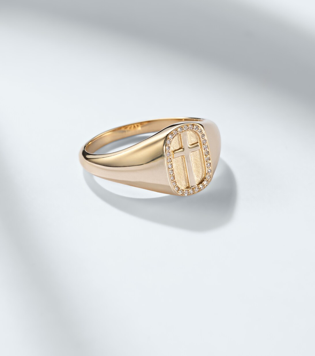 Cross Icon 14kt yellow gold (585/1000) ring with diamonds | Sydney Evan