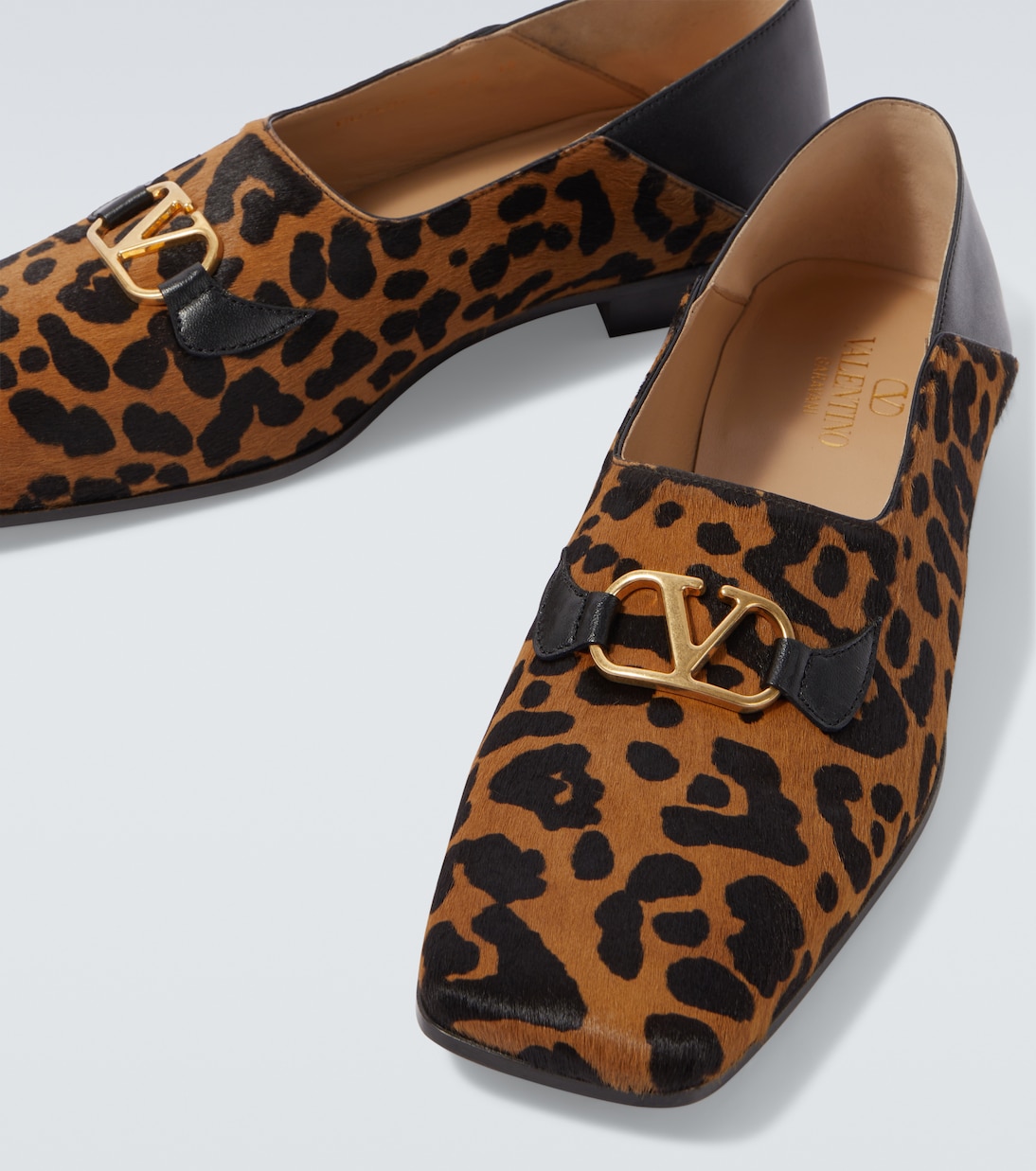 Babouche Fauve Éclat calf hair loafers | Valentino Garavani