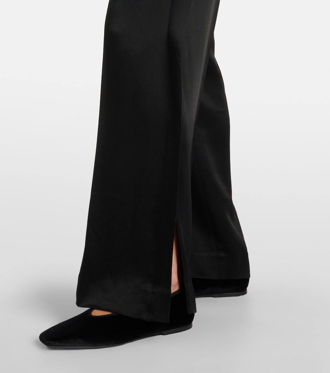 Weite High-Rise-Hose aus Satin | Toteme