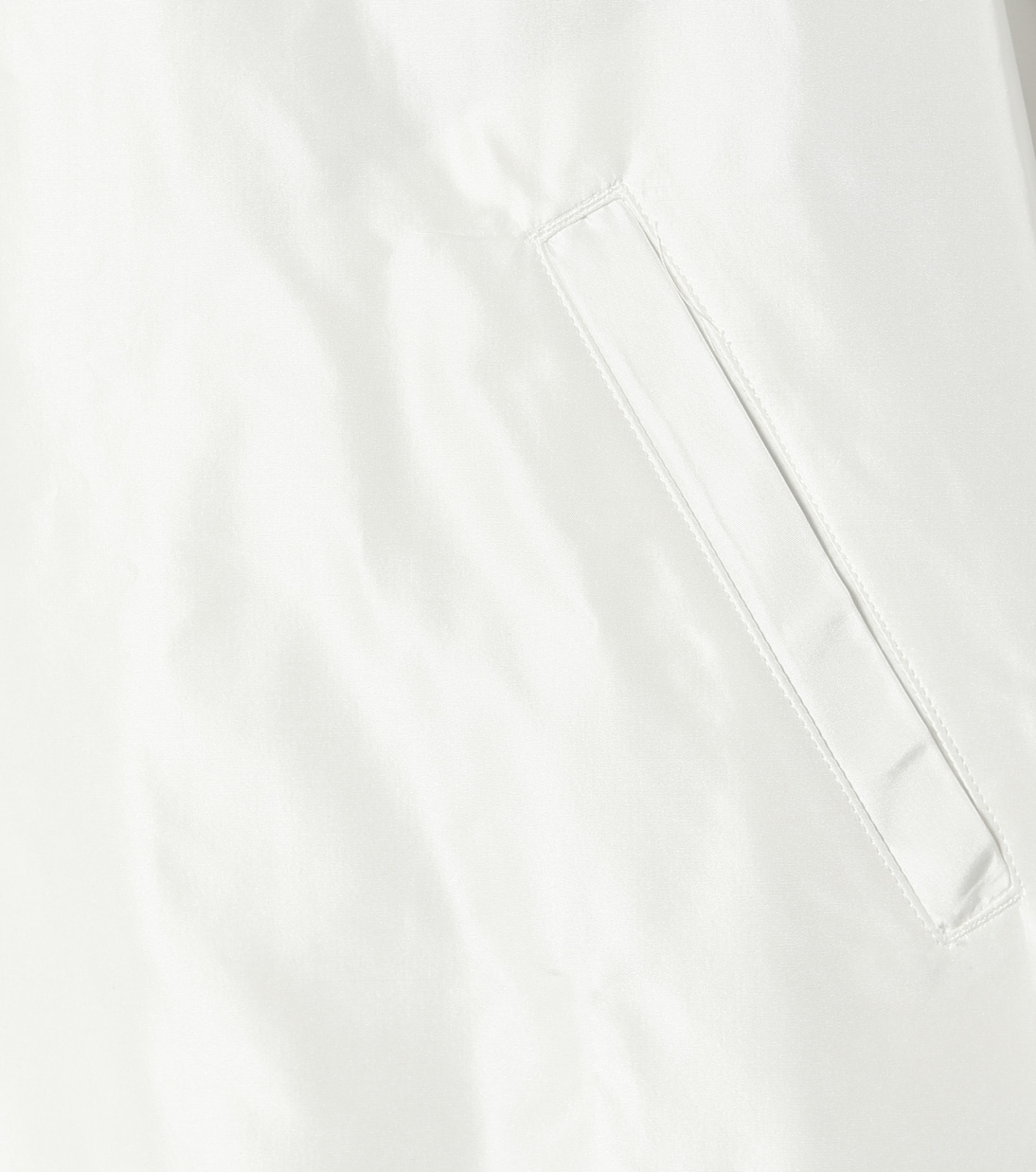 Mantel aus Seidensatin | Undercover