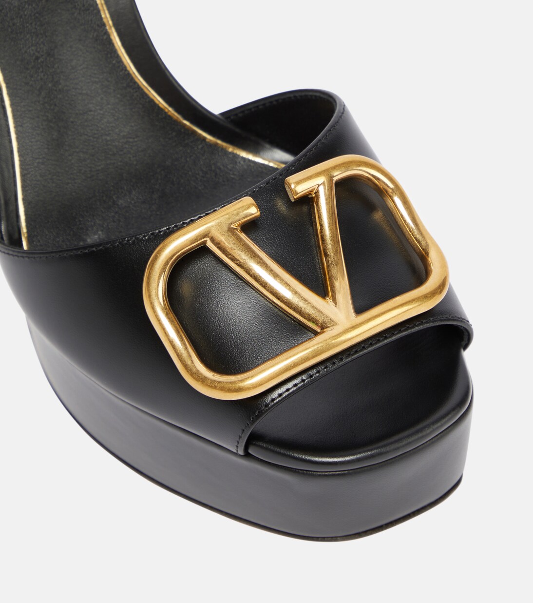 VLogo leather platform sandals | Valentino Garavani