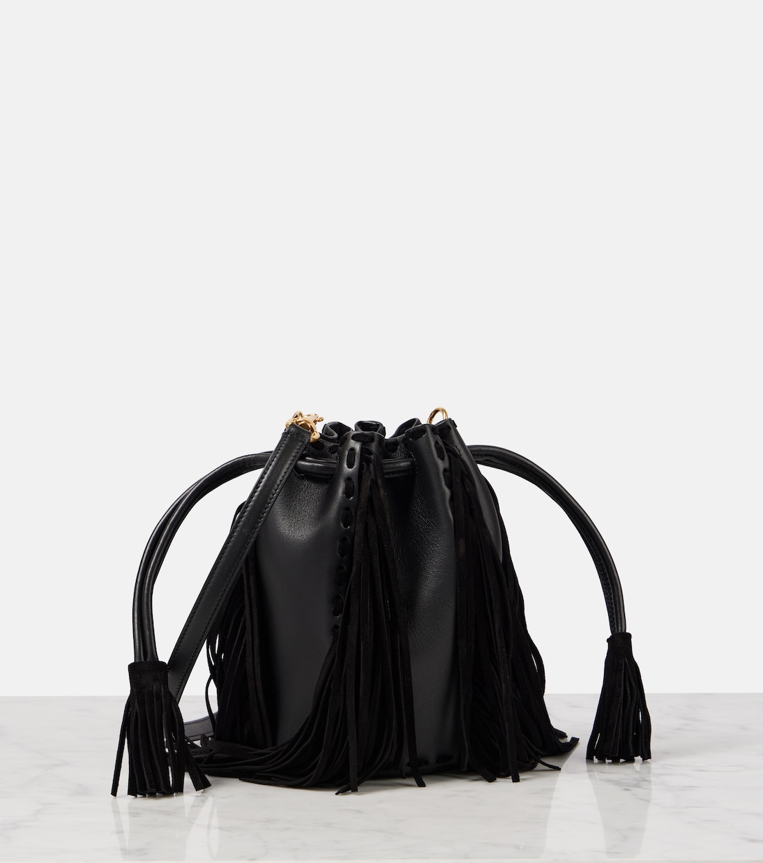 Sac seau Nellcôte Small en cuir | Valentino Garavani