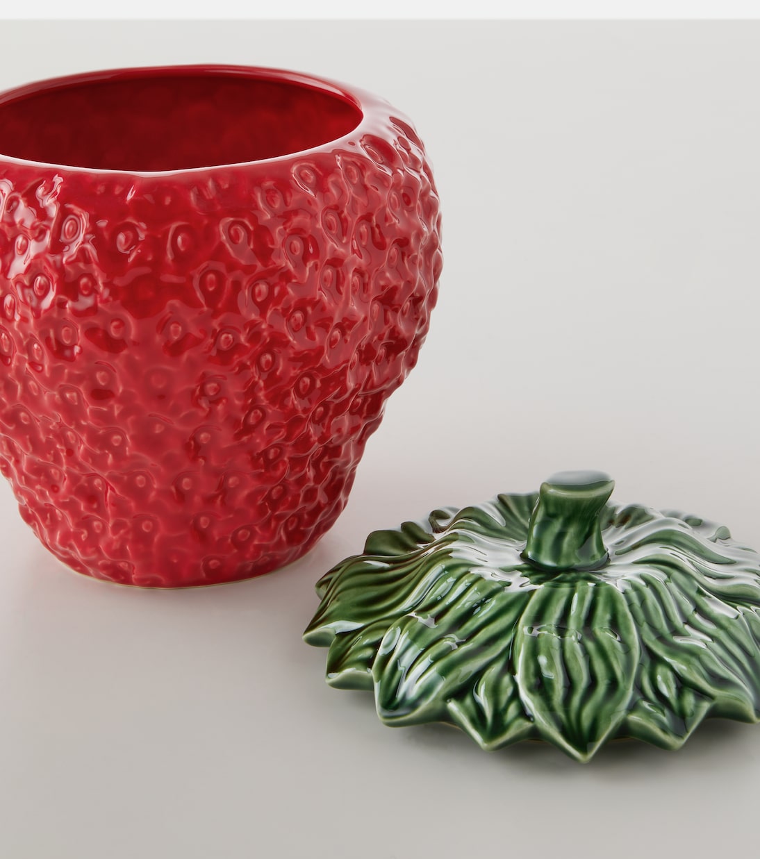 Strawberries Large ceramic tureen | Bordallo Pinheiro