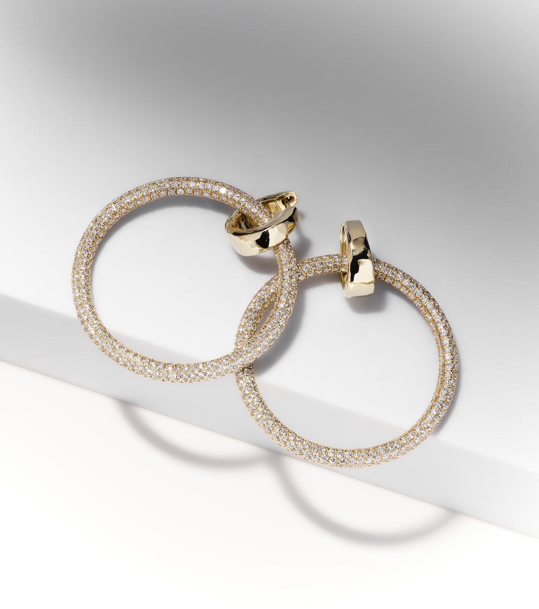 Ohrringe Eternal aus 18kt Gelbgold mit Diamanten | Octavia Elizabeth