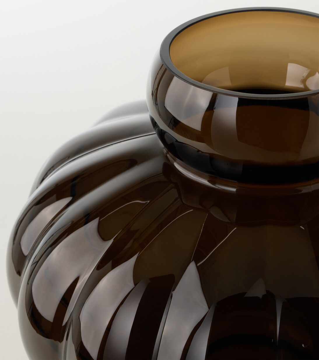 Balloon 03 glass vase  | Louise Roe