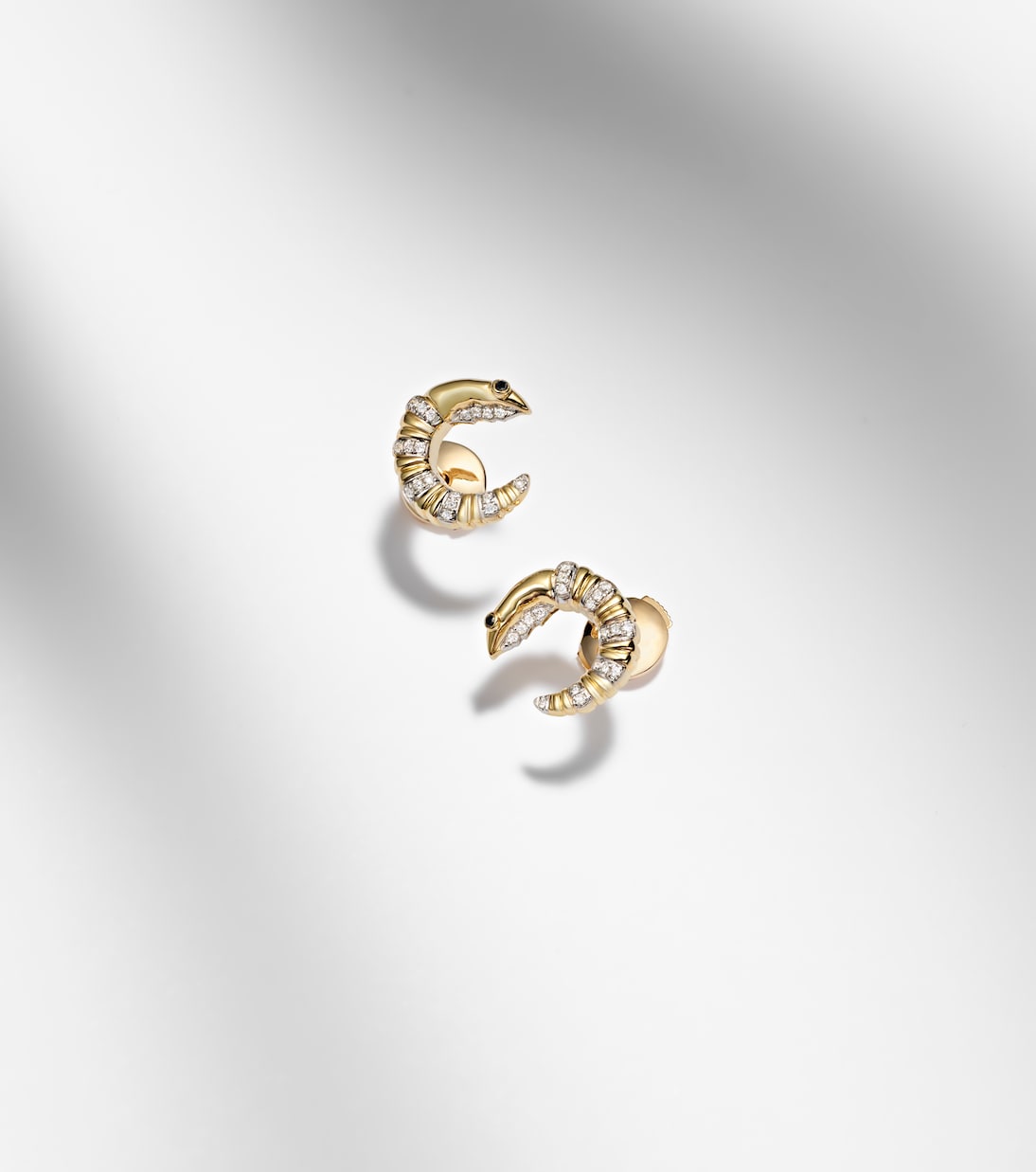 Ohrringe Écrevisse aus 9kt Gelbgold (375/1000) mit Diamanten | Yvonne Léon