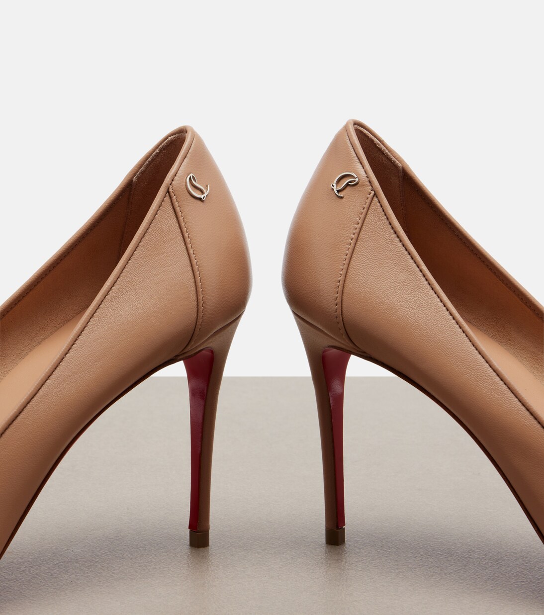 حذاء بامبس من الجلد Sporty Kate | Christian Louboutin