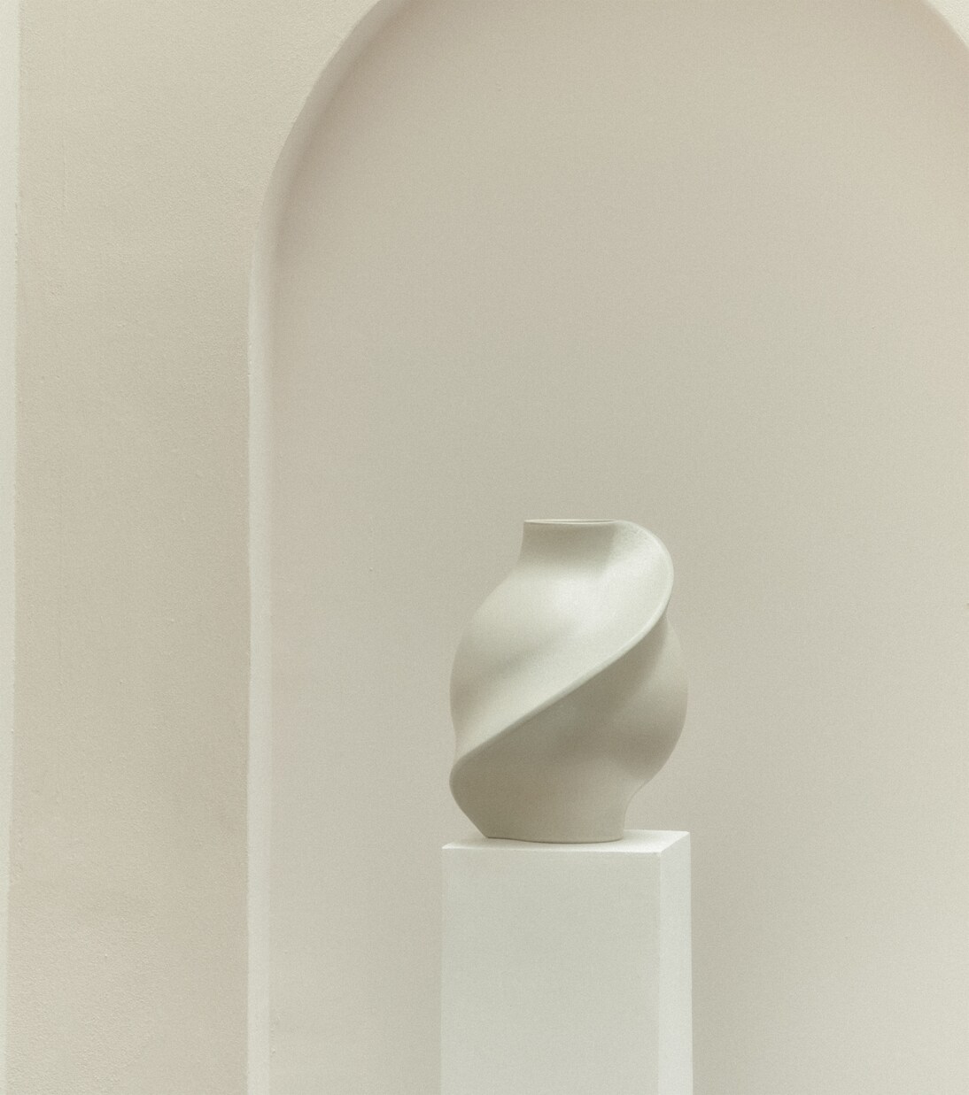 Pirout ceramic vase | Louise Roe