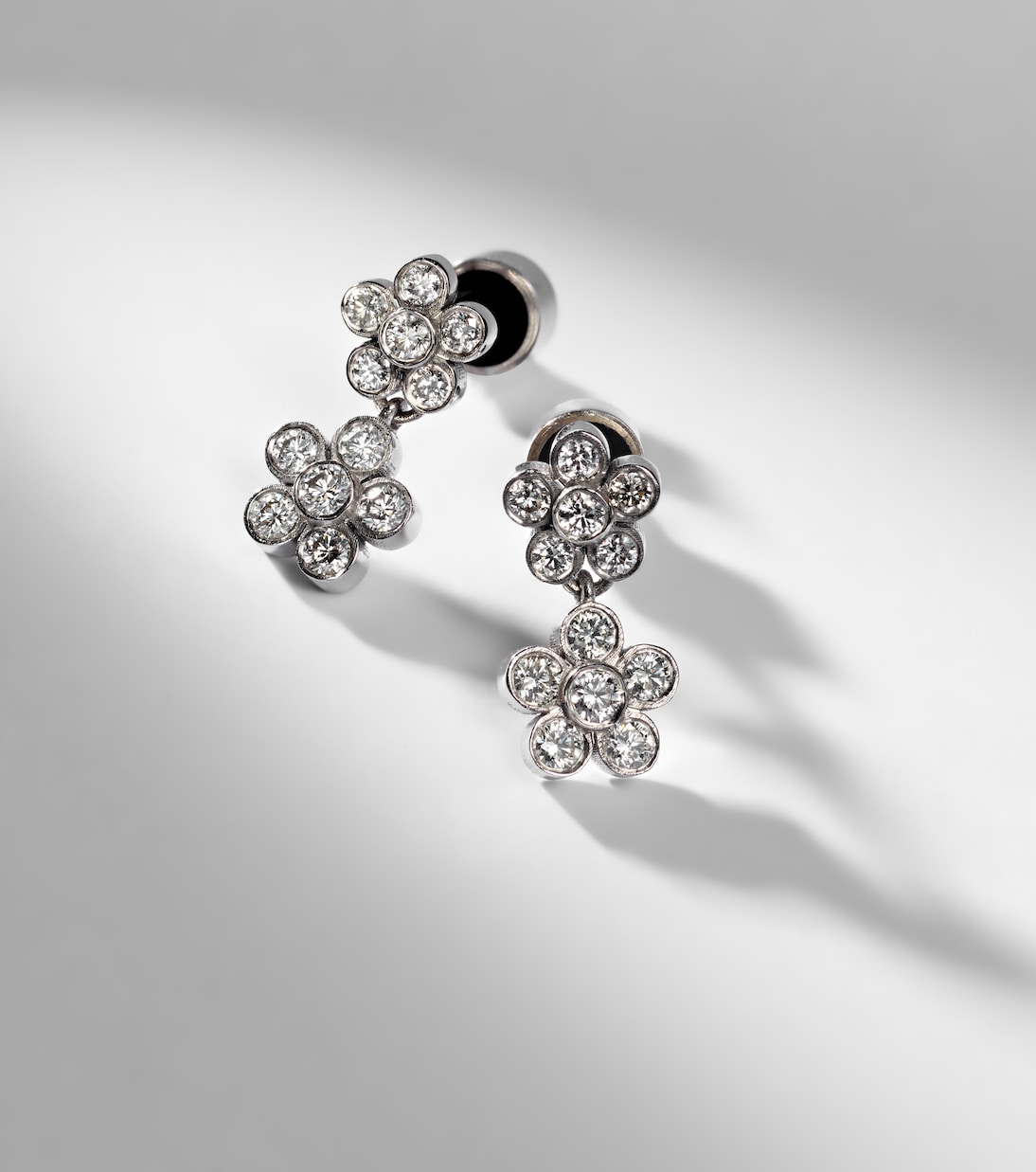 Blossom Daisy Duo 18kt white gold earrings with diamonds | Ileana Makri