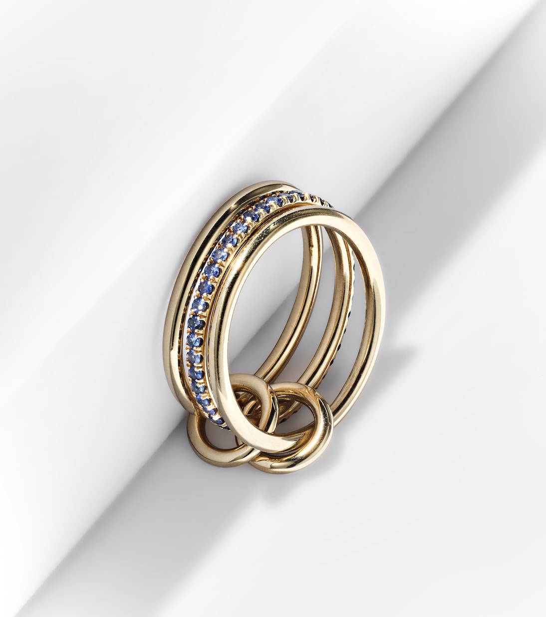 Ring Sonny aus 18kt Gelbgold (750/1000) mit Saphiren | Spinelli Kilcollin