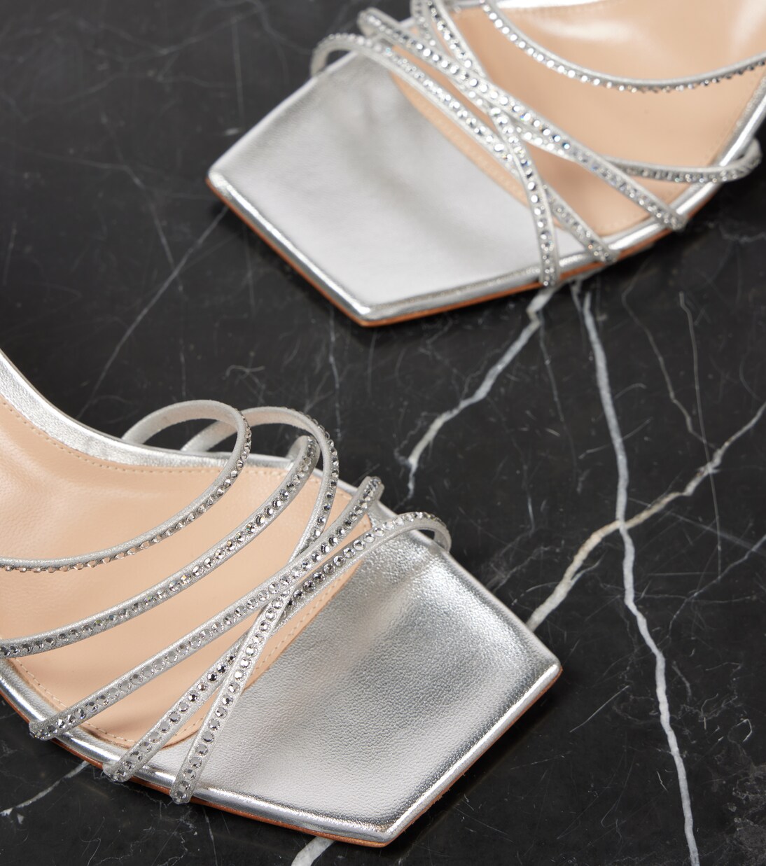 Sandalen 70 aus Metallic-Leder mit Kristallen | Gianvito Rossi