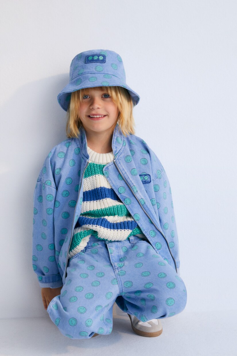 Smiley printed jeans | The New Society