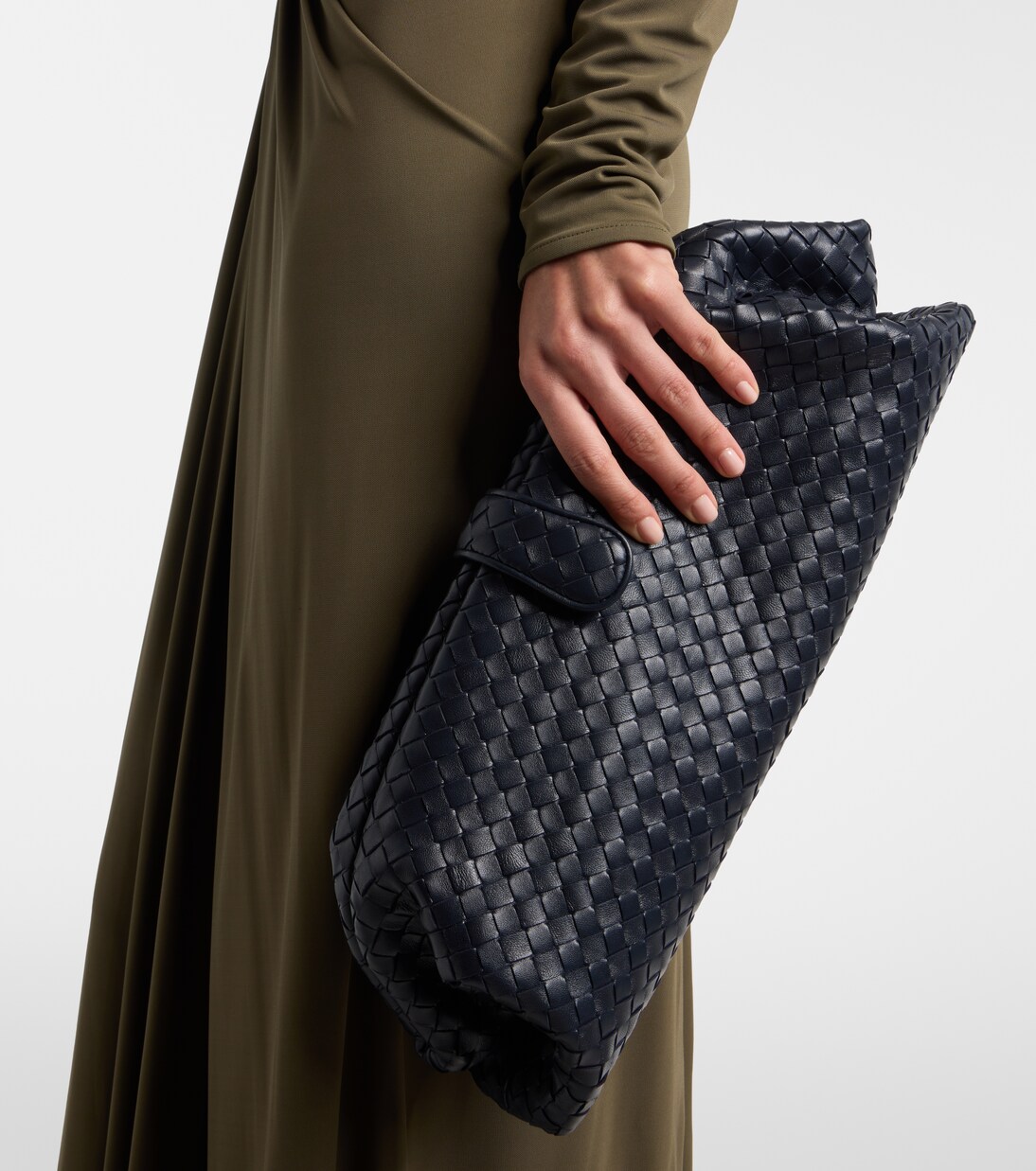 Lauren 1979 Intrecciato leather clutch | Bottega Veneta