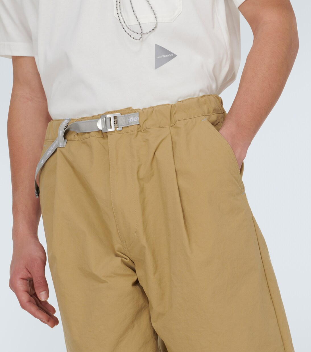 Pantaloni tapered in tessuto tecnico | And Wander