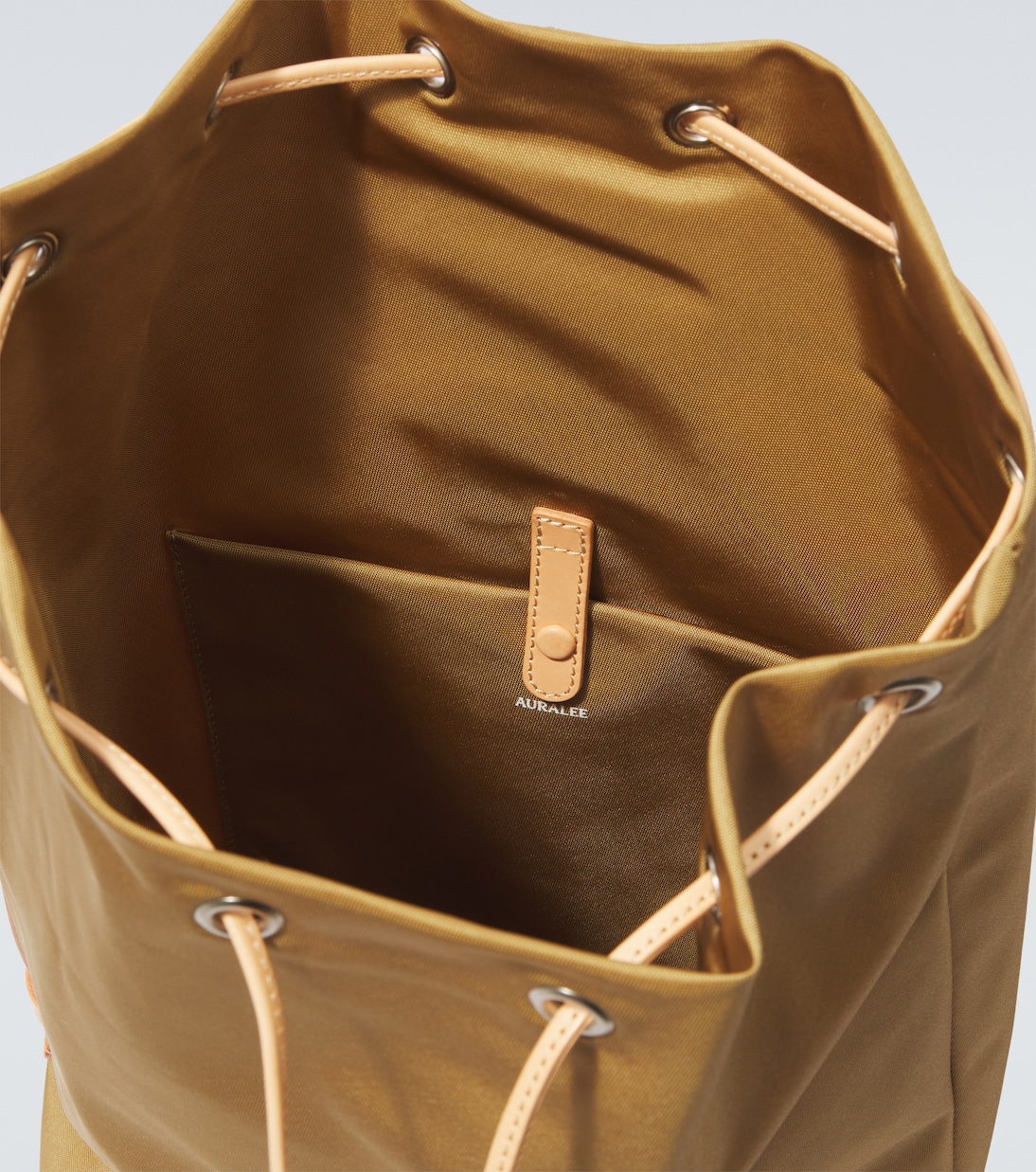 X Aeta Schultertasche mit Leder | Auralee