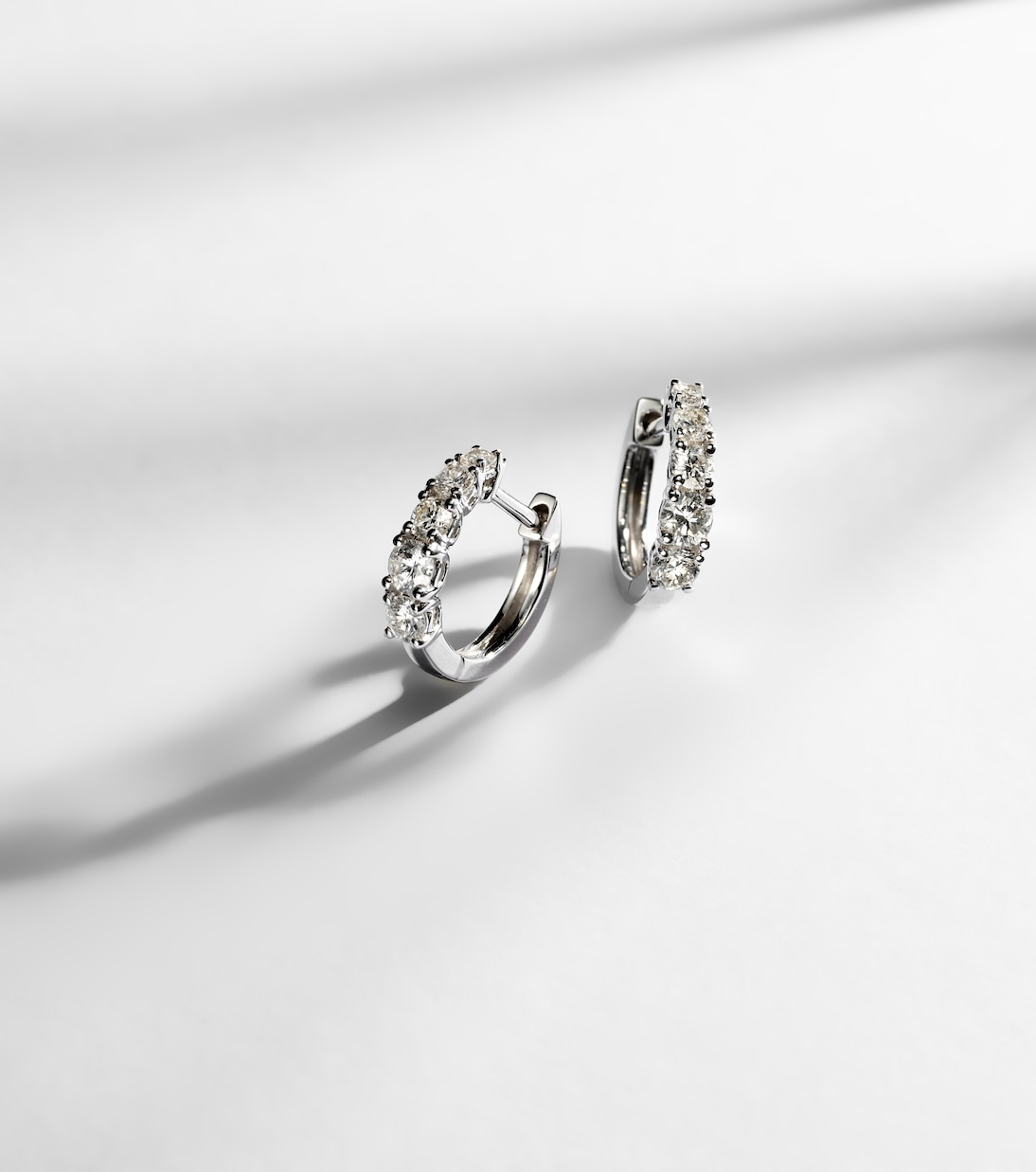 Orecchini in oro 18kt con diamanti graduati | Anita Ko