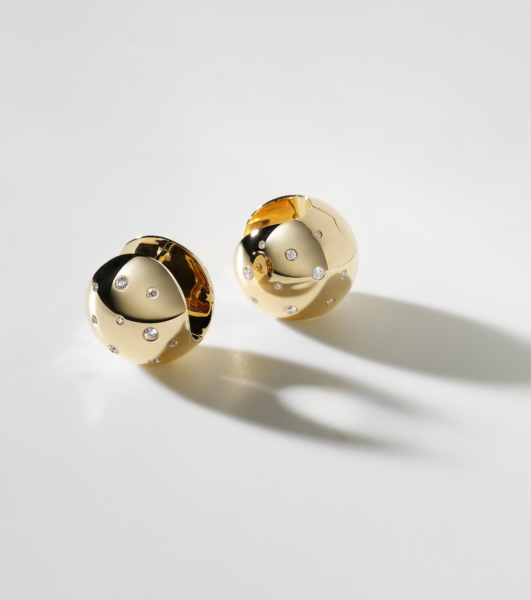 Orecchini Glow Galaxy in oro giallo kt con diamanti | Ileana Makri