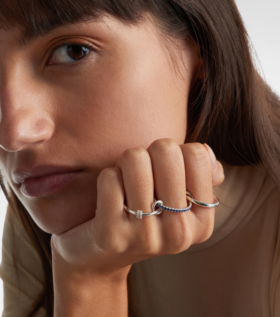 Ring Raneth aus Sterlingsilber mit Diamanten und Saphiren | Spinelli Kilcollin