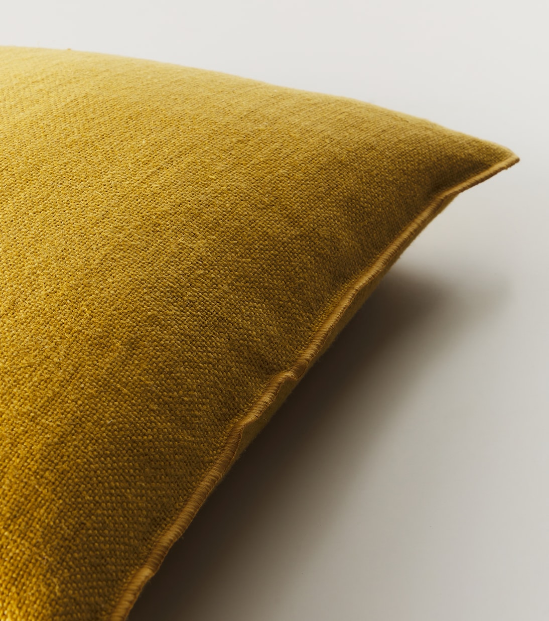 Linen cushion | Maison de Vacances
