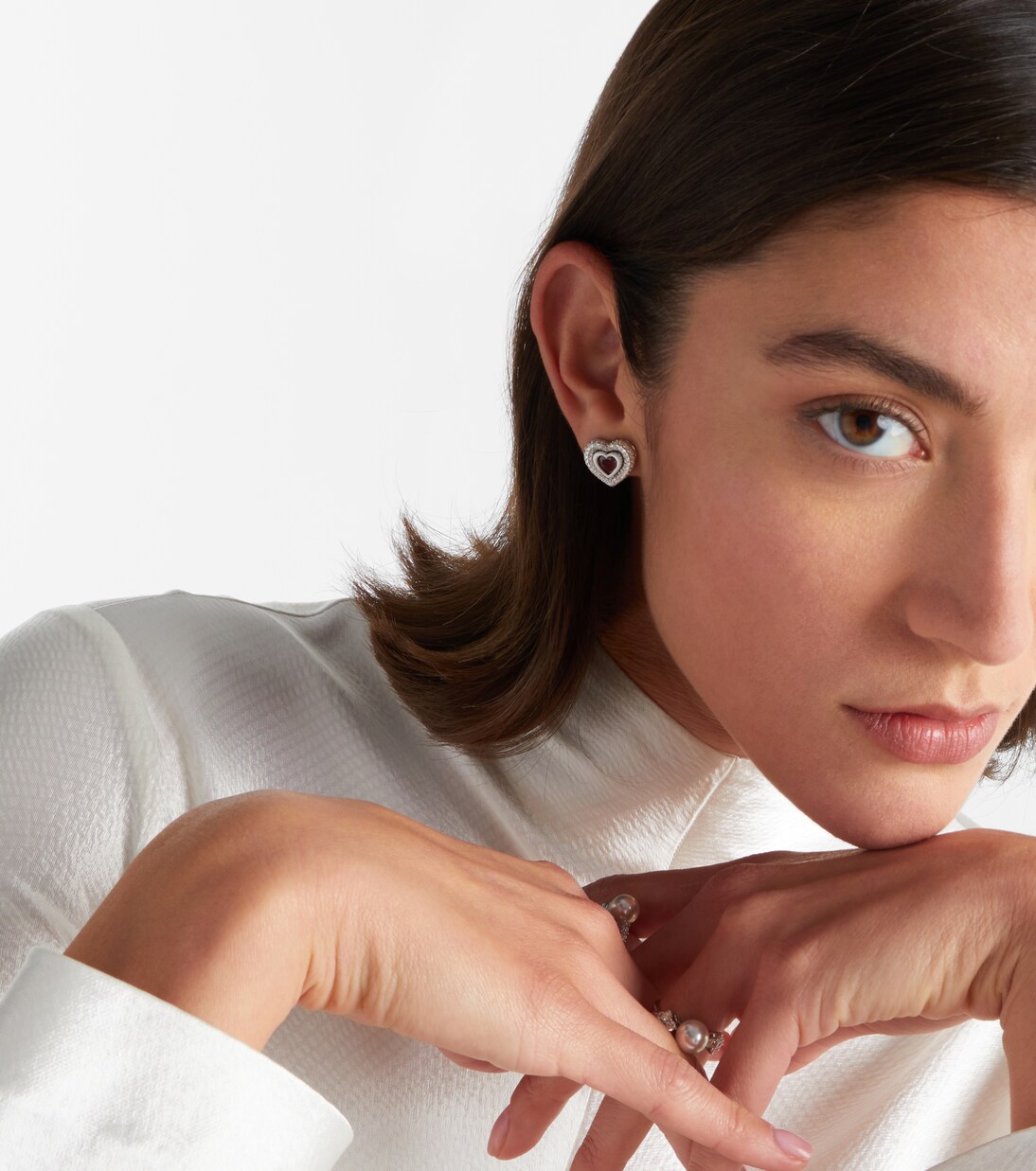 Pendientes Heart de oro blanco de 18 ct con diamantes y rubíes | Kamyen