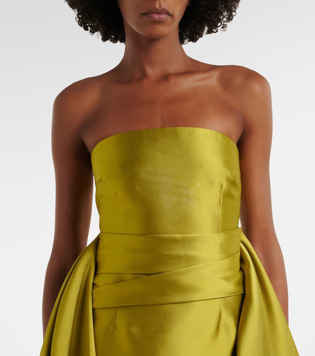 Robe aus Satin | Solace London