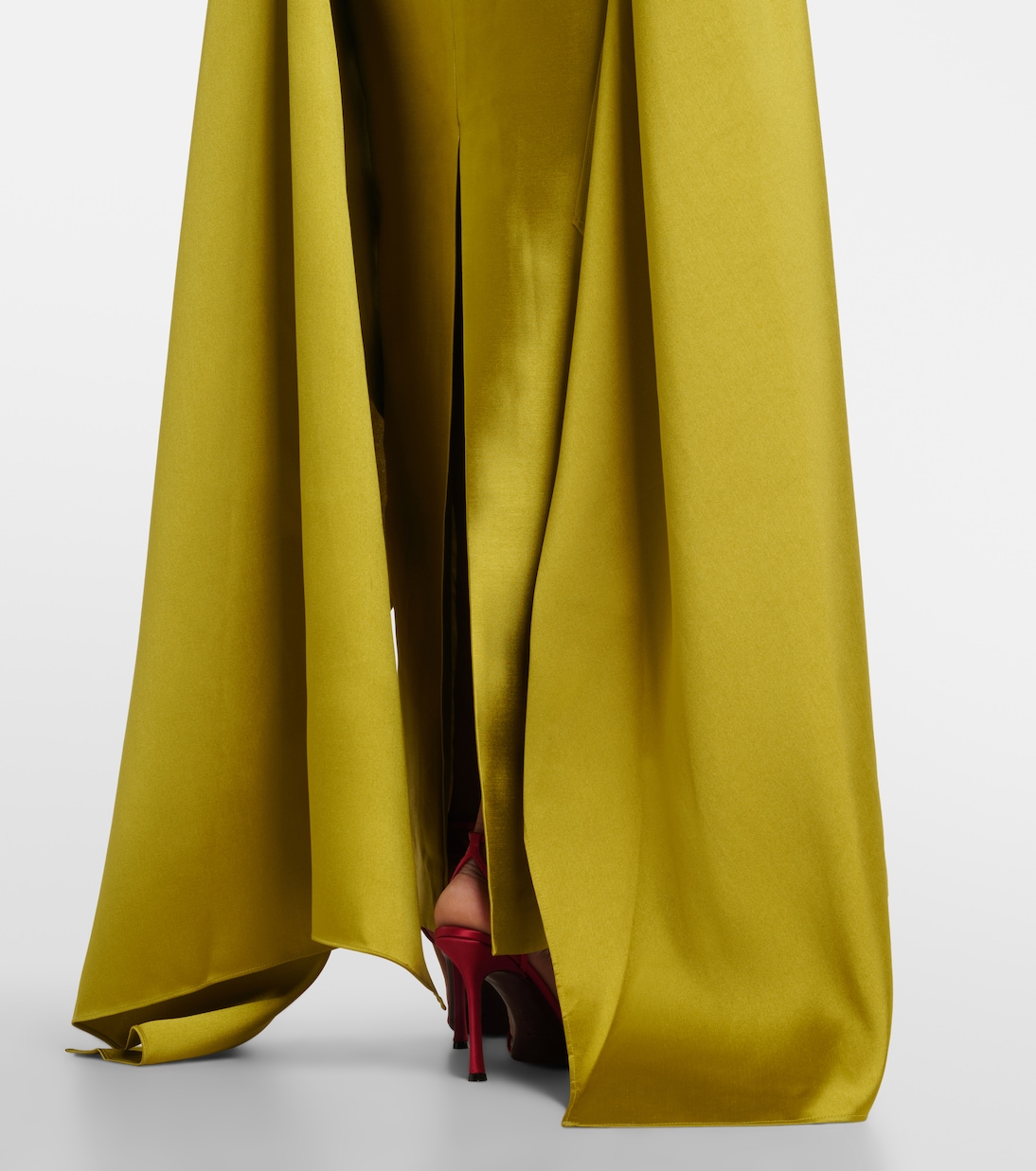 Robe aus Satin | Solace London