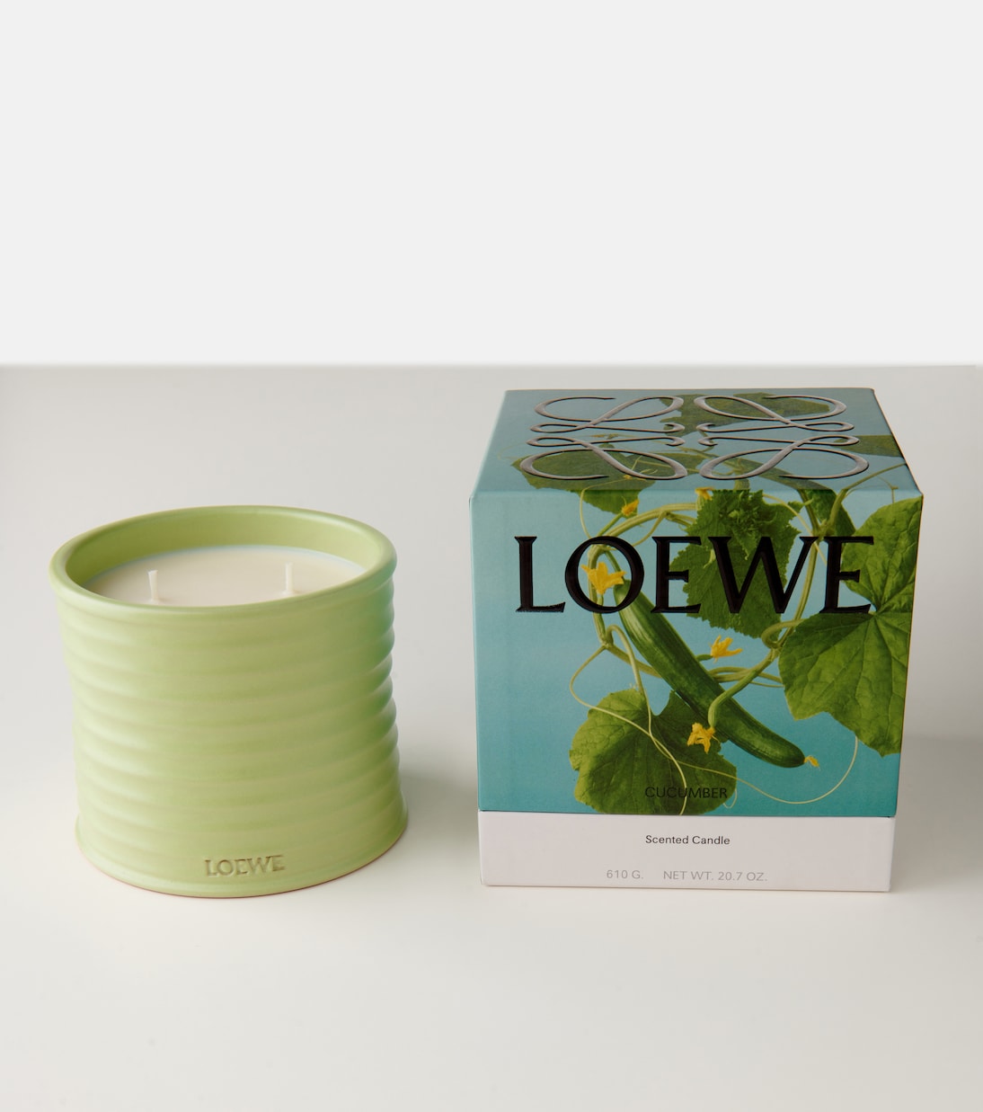 Cucumber Medium scented candle | Loewe Home Scents