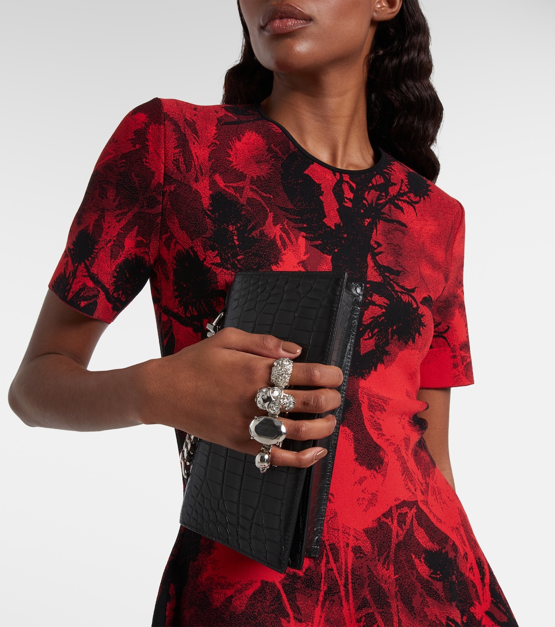 Bolso al hombro Jewelled Small de piel grabada | McQueen