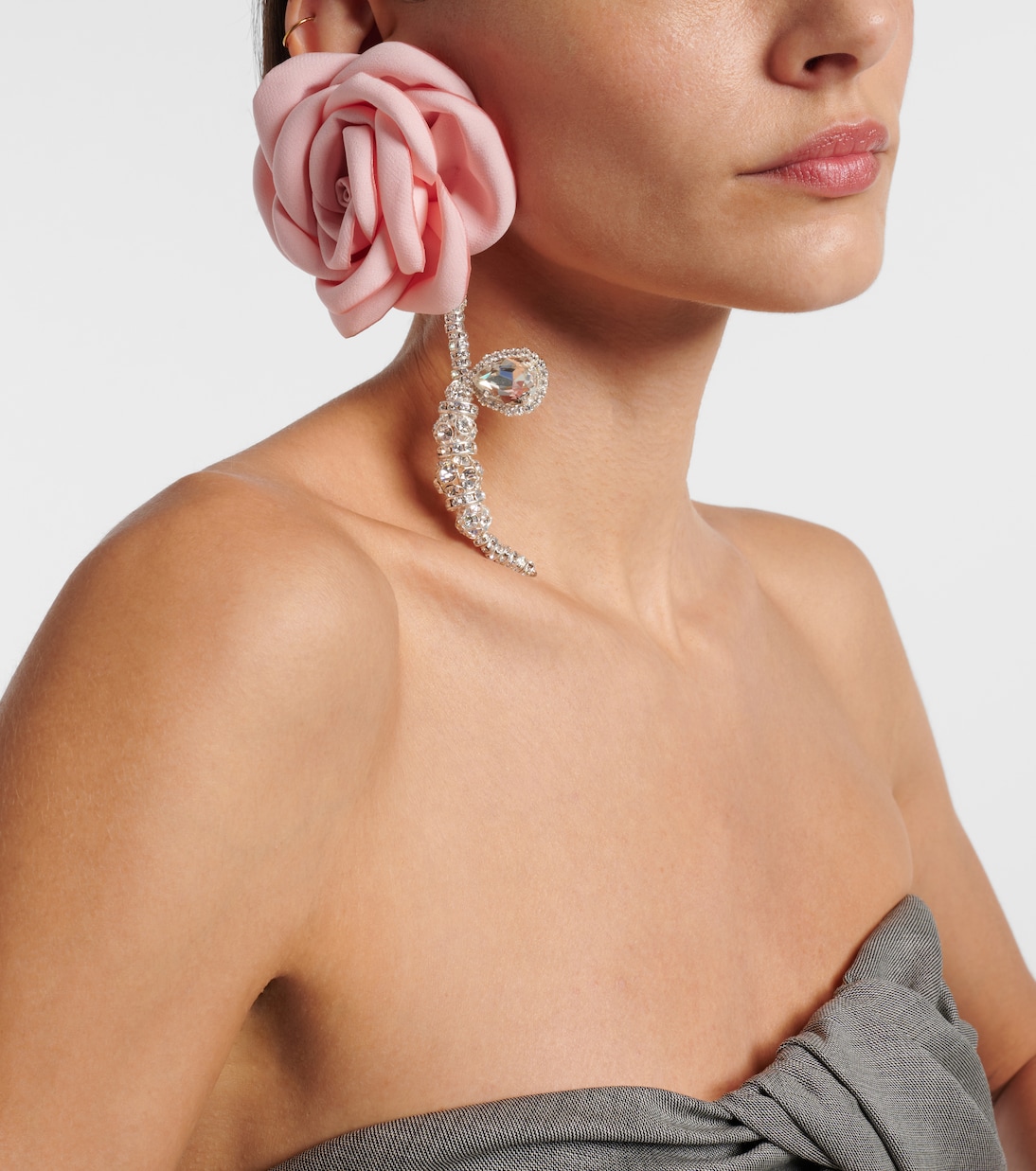 Einzelner Ohrring mit Kristallen | Magda Butrym