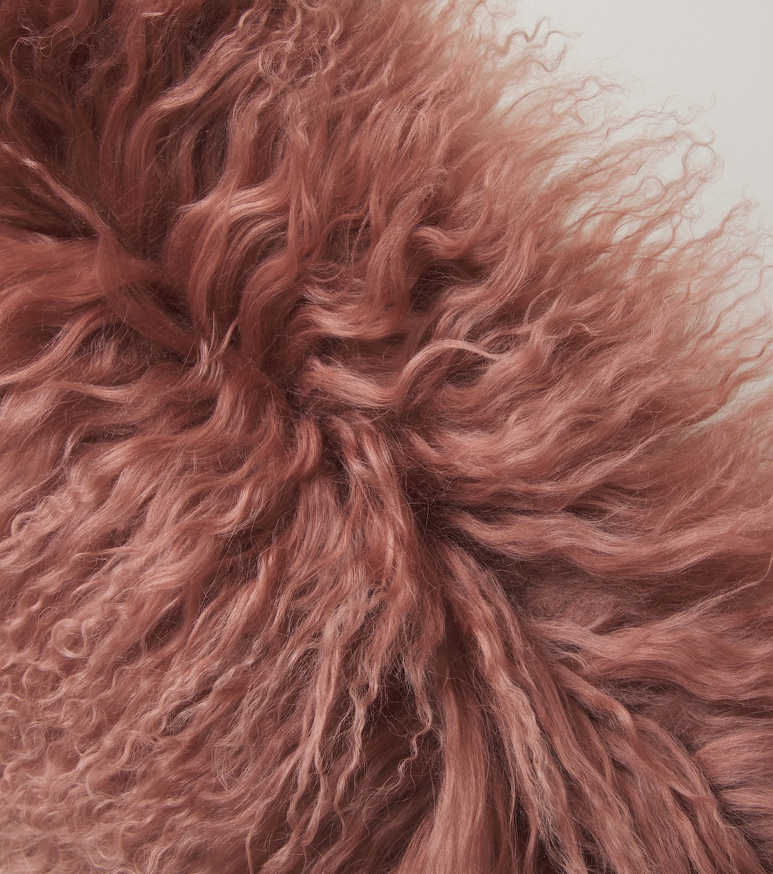 Reversible linen and shearling cushion | Maison de Vacances