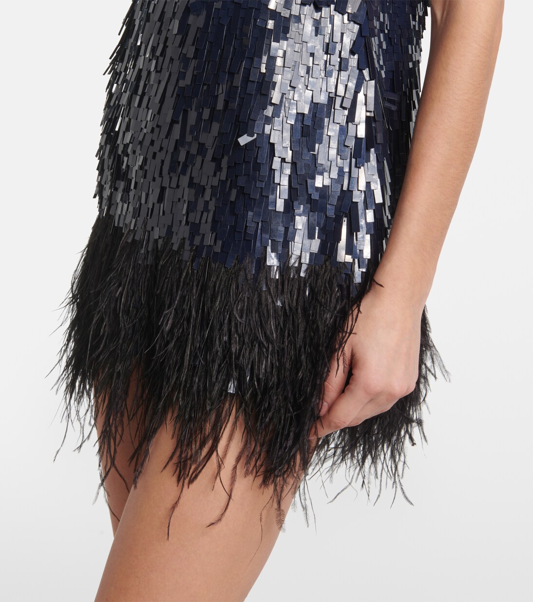 Robe à sequins et plumes | Johanna Ortiz