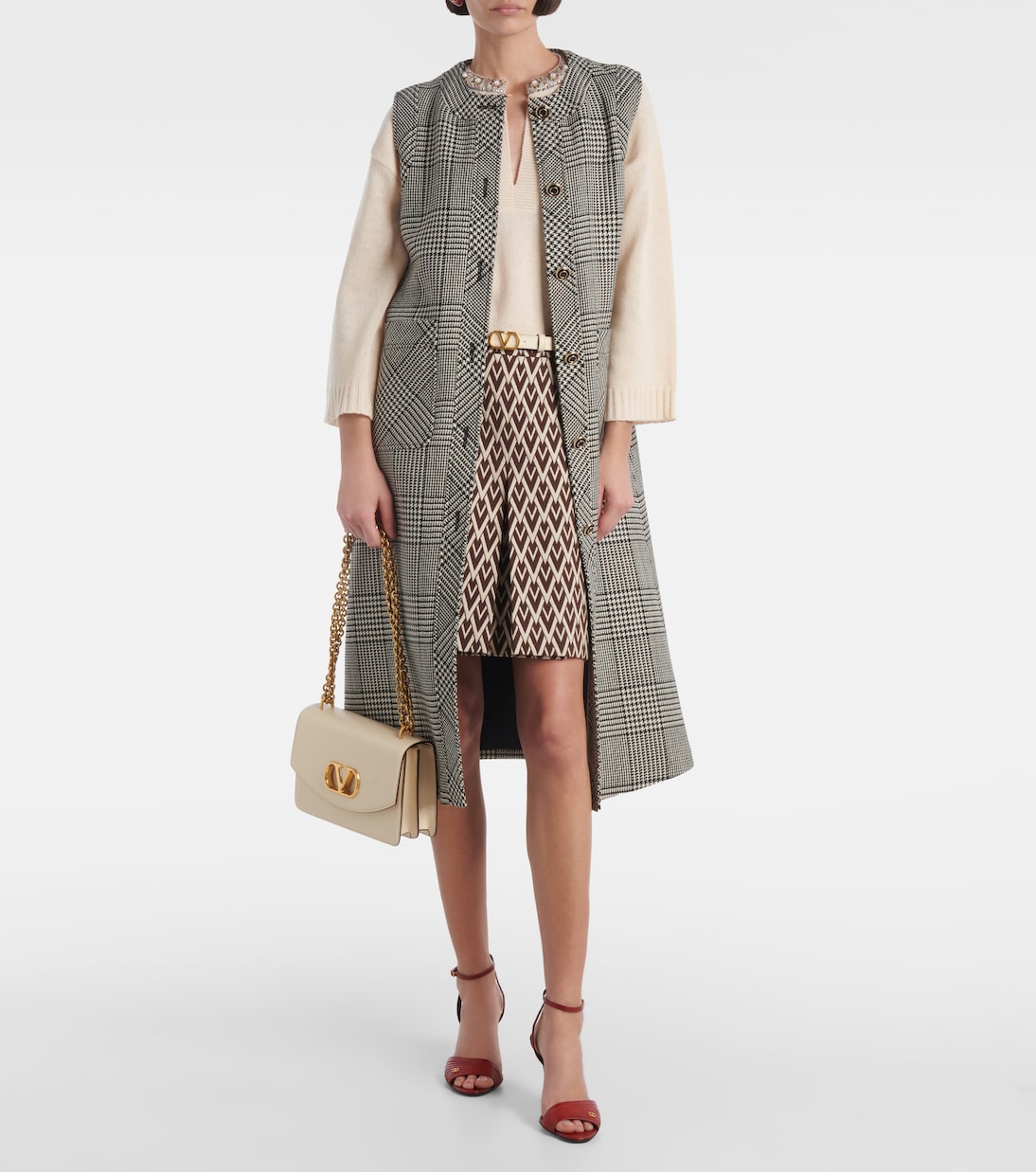 Vain Medium leather shoulder bag | Valentino Garavani