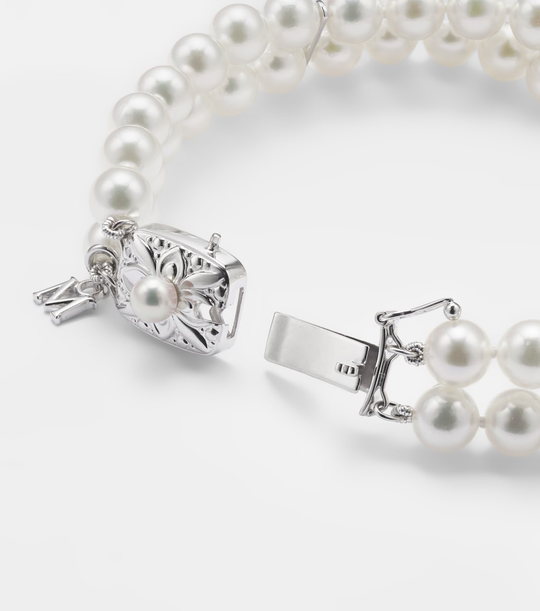 18kt white gold bracelet with pearls | Mikimoto