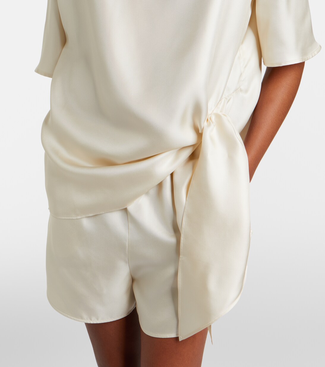 Mano silk satin top | Loulou de Saison
