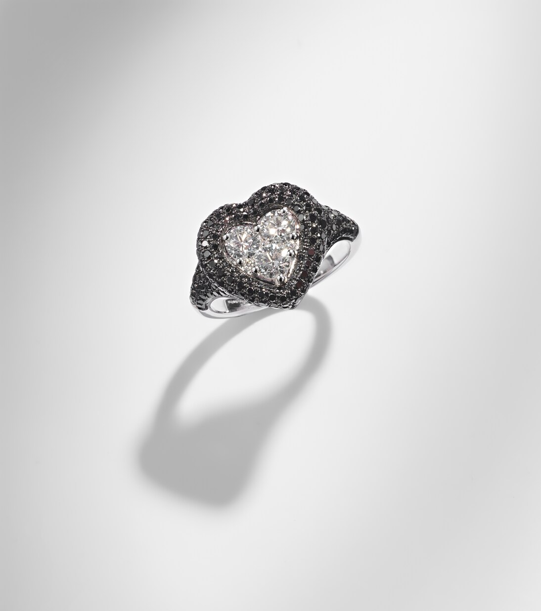 Ring Manaal aus 18kt Weißgold mit Diamanten | Kamyen