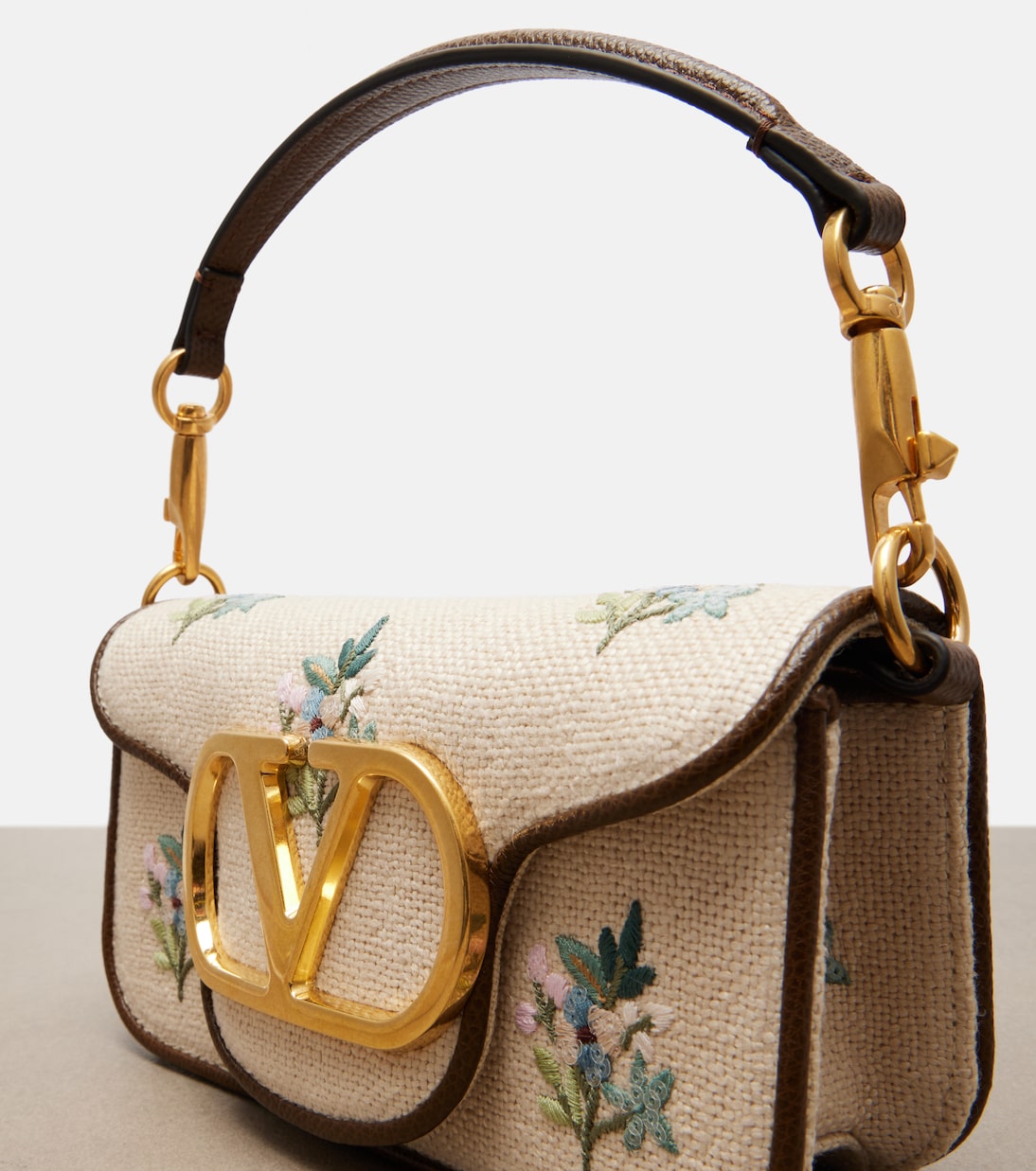 Bestickte Henkeltasche Locò Small aus Leinen | Valentino Garavani