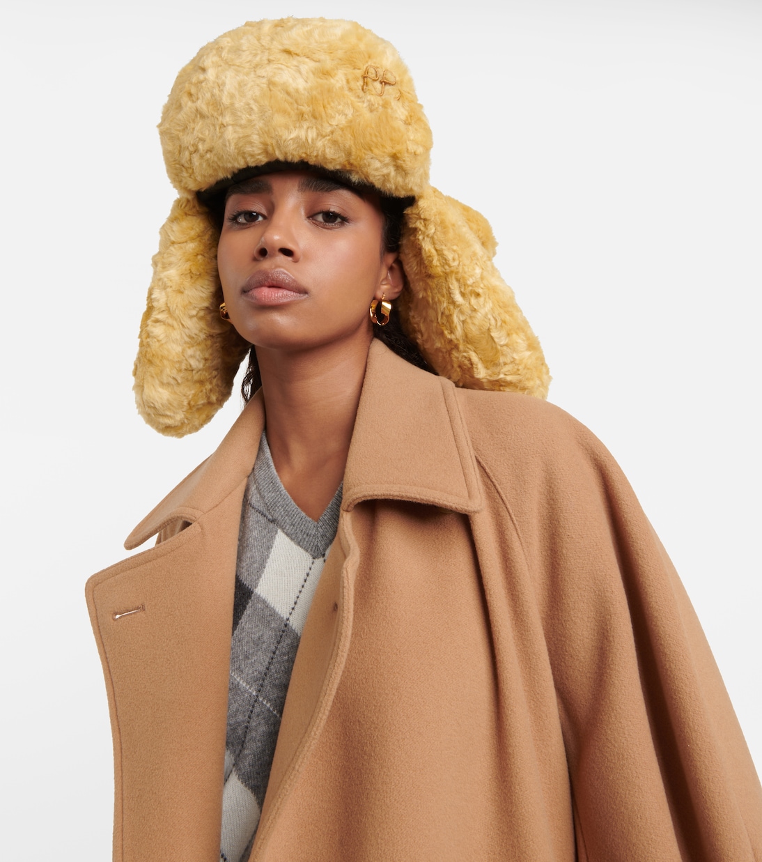 Mütze aus Faux Fur | Ruslan Baginskiy