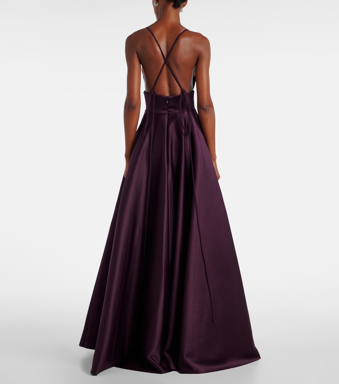 Robe Avalon aus Satin | Solace London