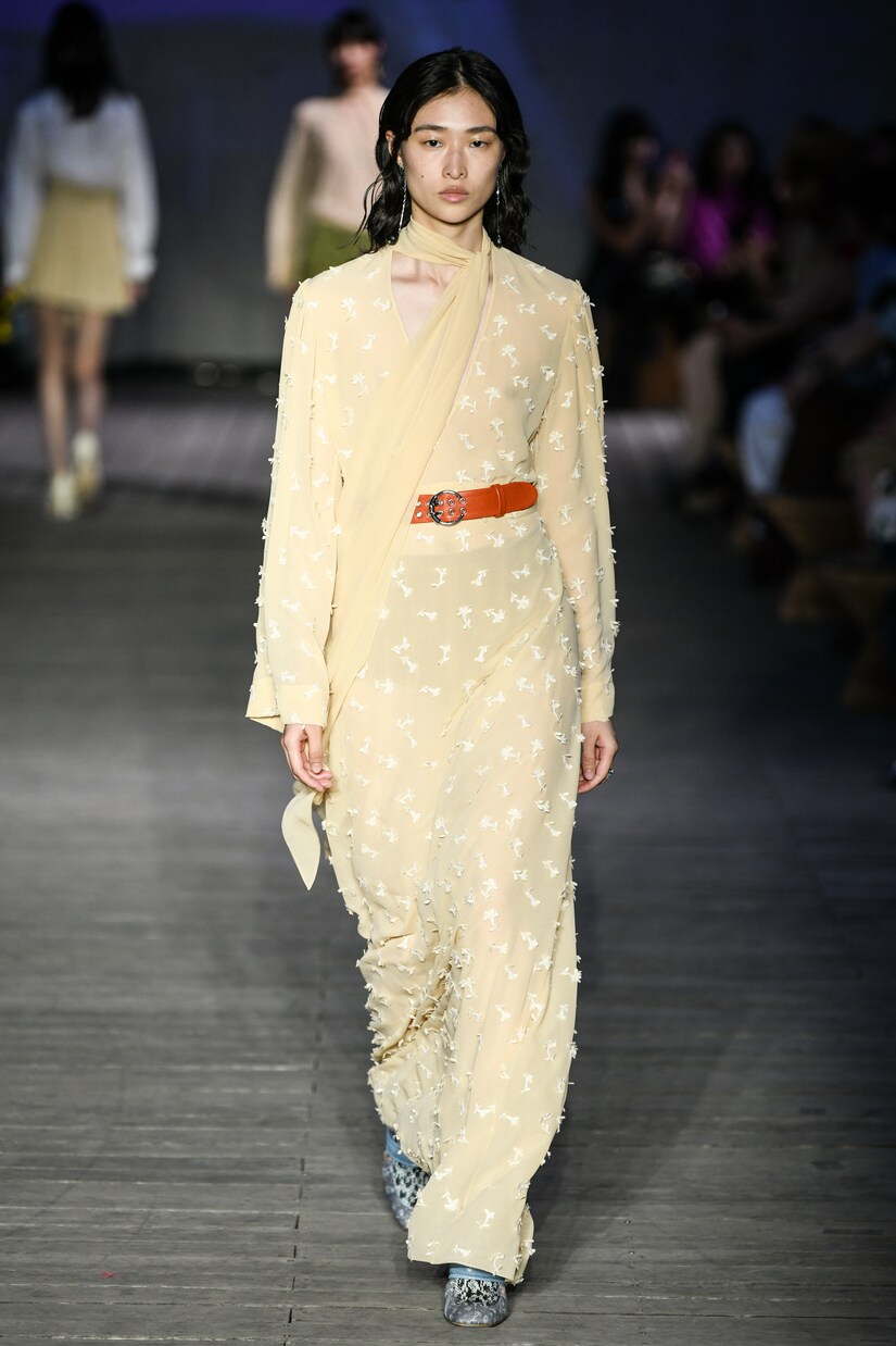 Robe longue en crêpe de soie à col lavallière | Chloé