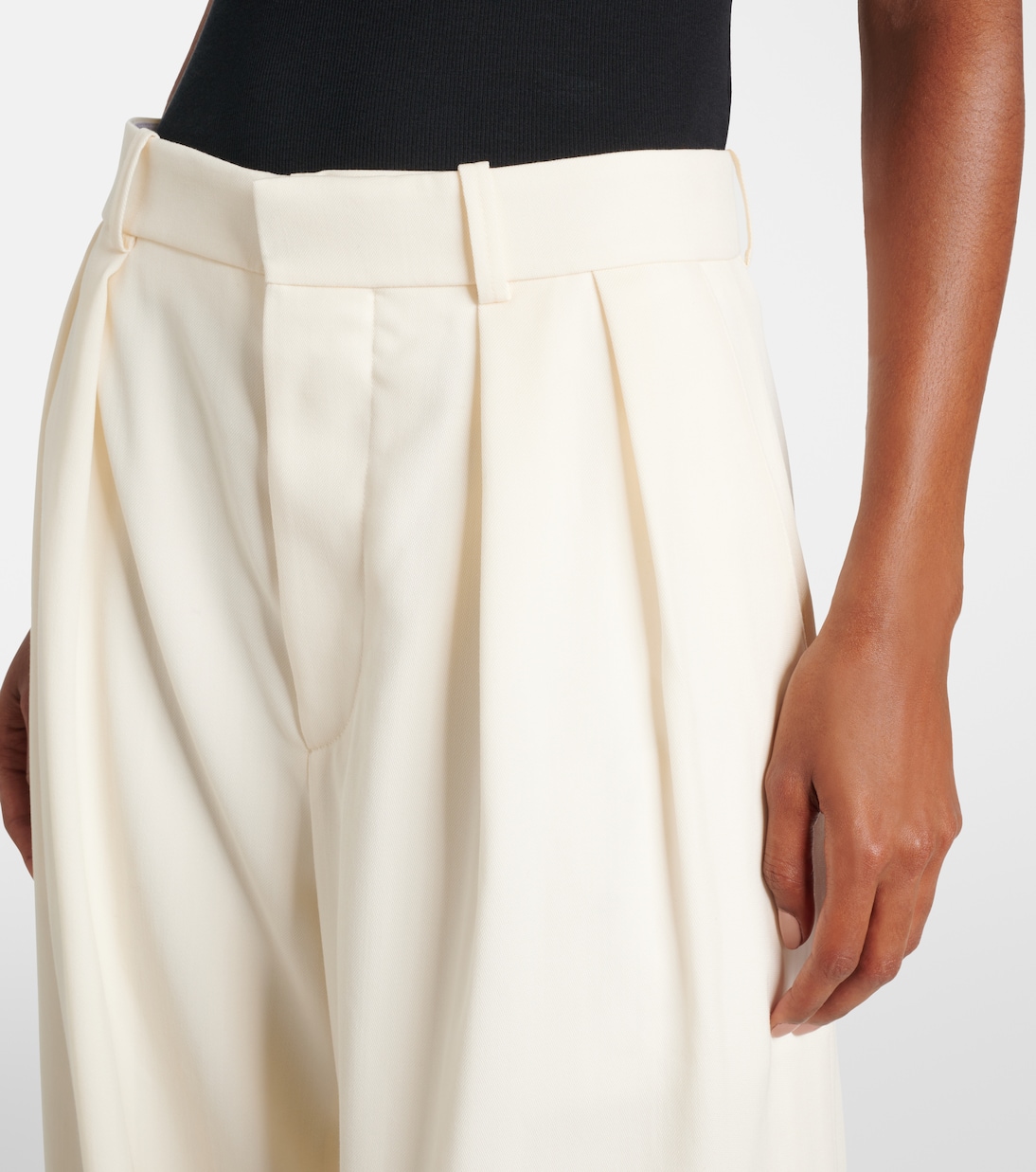 Weite Low-Rise-Hose aus Wolle | Wardrobe.NYC