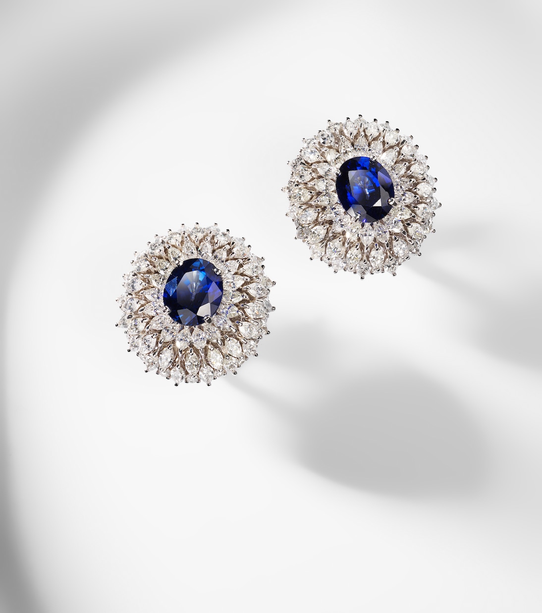 Y-Couture - Orecchini in oro bianco 18kt con diamanti e zaffiri | Yeprem