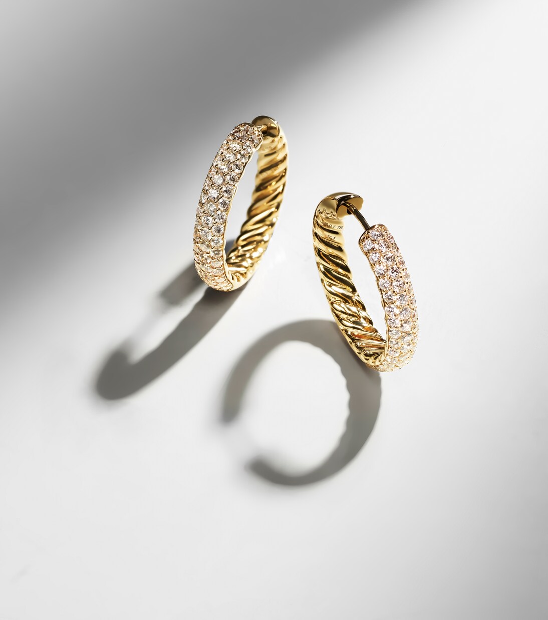 Boucles d'oreilles DY Mercer® en or 18 ct et diamants | David Yurman