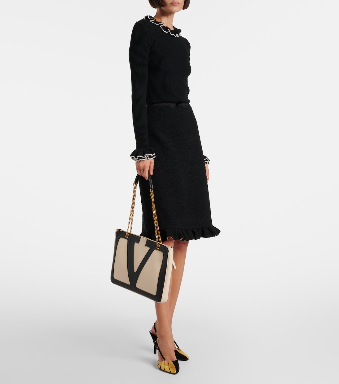 Viva Superstar Medium leather tote bag | Valentino Garavani