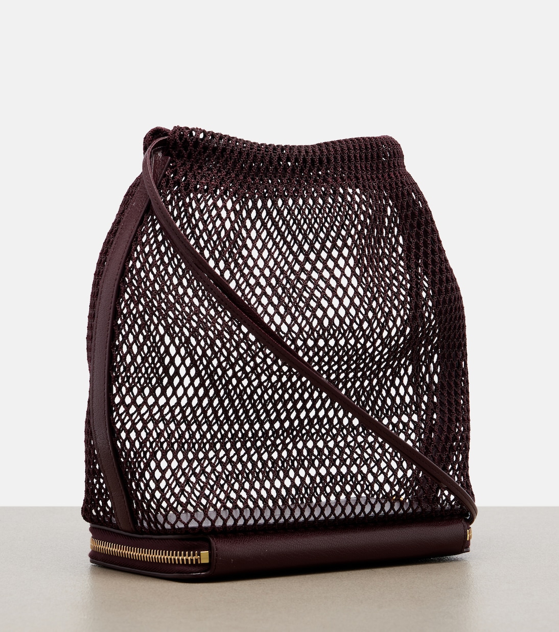 Le Pochon fishnet bucket bag | Alaïa