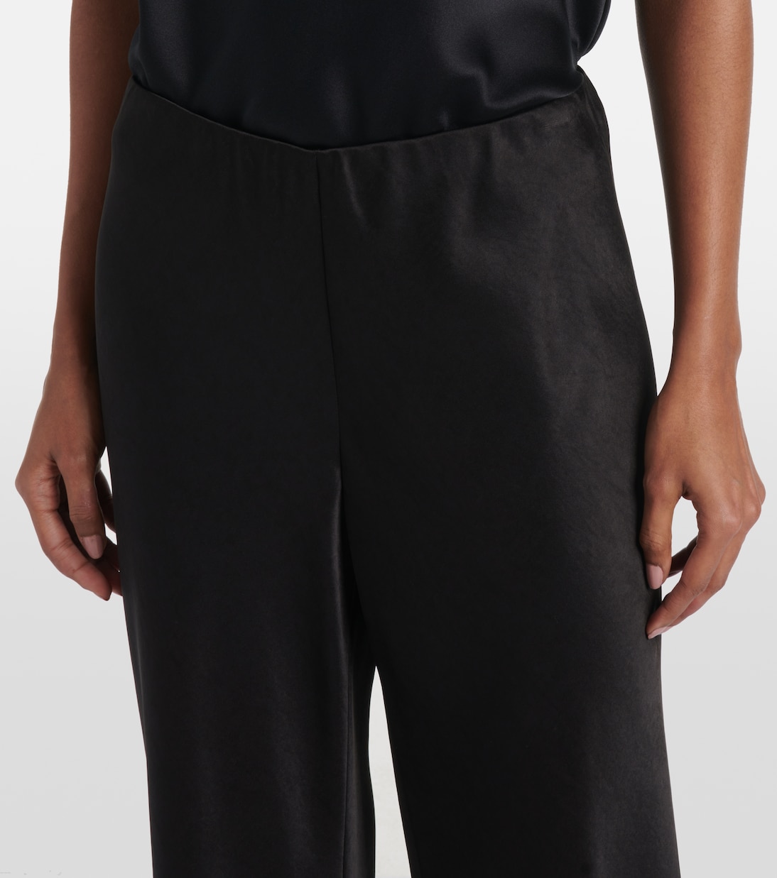 Pantalones rectos de satén de tiro alto | Vince